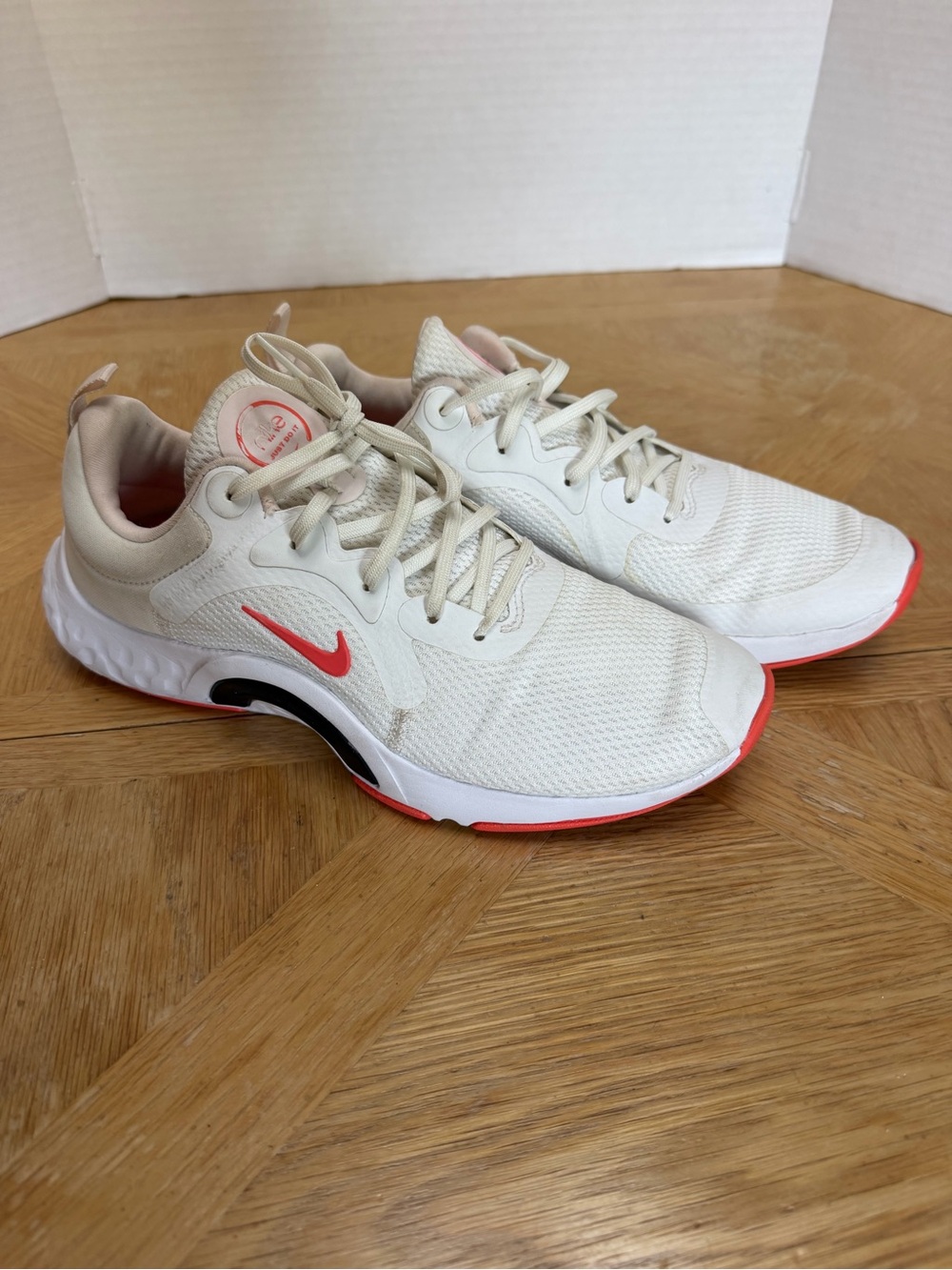 Nike Women's White Sneakers with Coral Swoosh size 8
